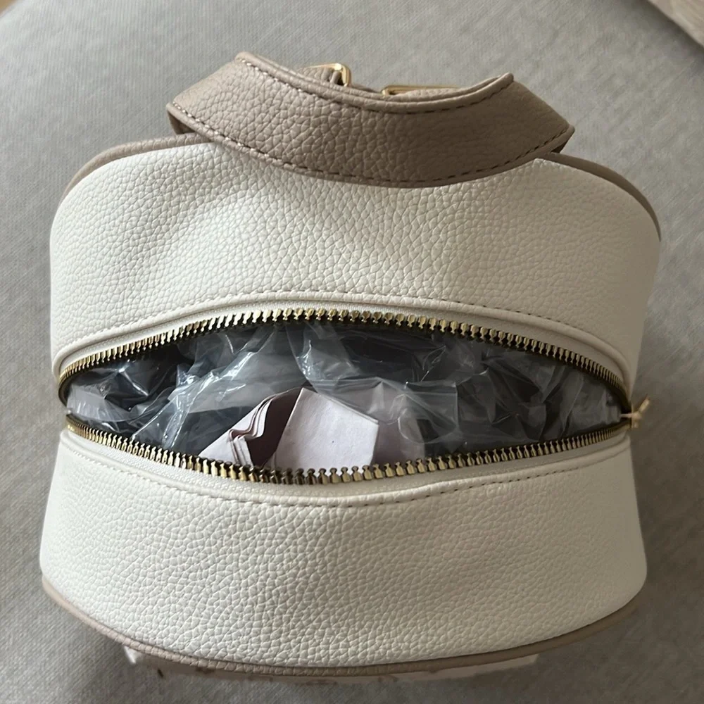 Mickey Mouse Backpack + mystery jewelry!! - Picture 5 of 9